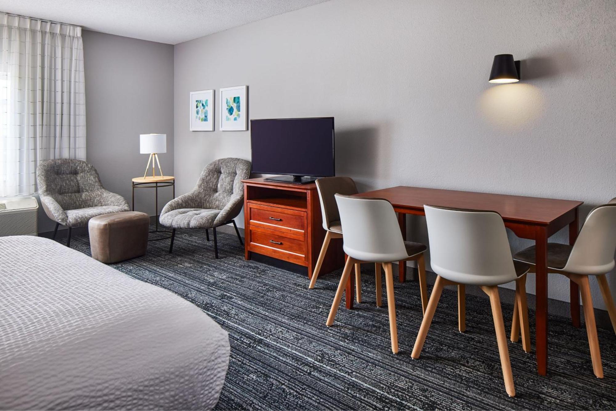 Towneplace Suites By Marriott Colorado Springs South Exterior photo